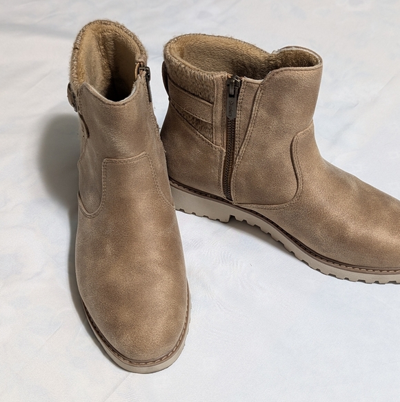 Women's Skechers Marlie Faux Leather Tan Ankle Boots Side Zip - Picture 3 of 12